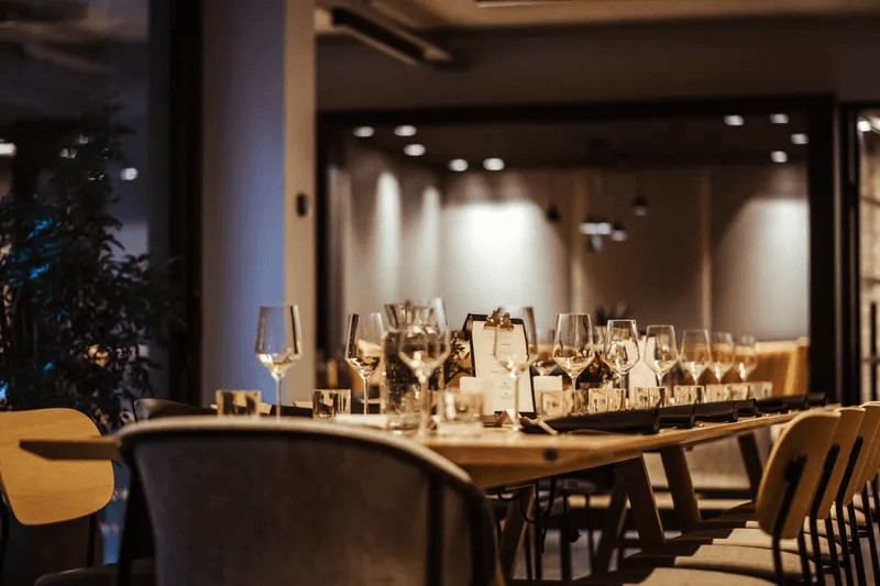 Festlich gedeckte Tafel beim Networking Dinner